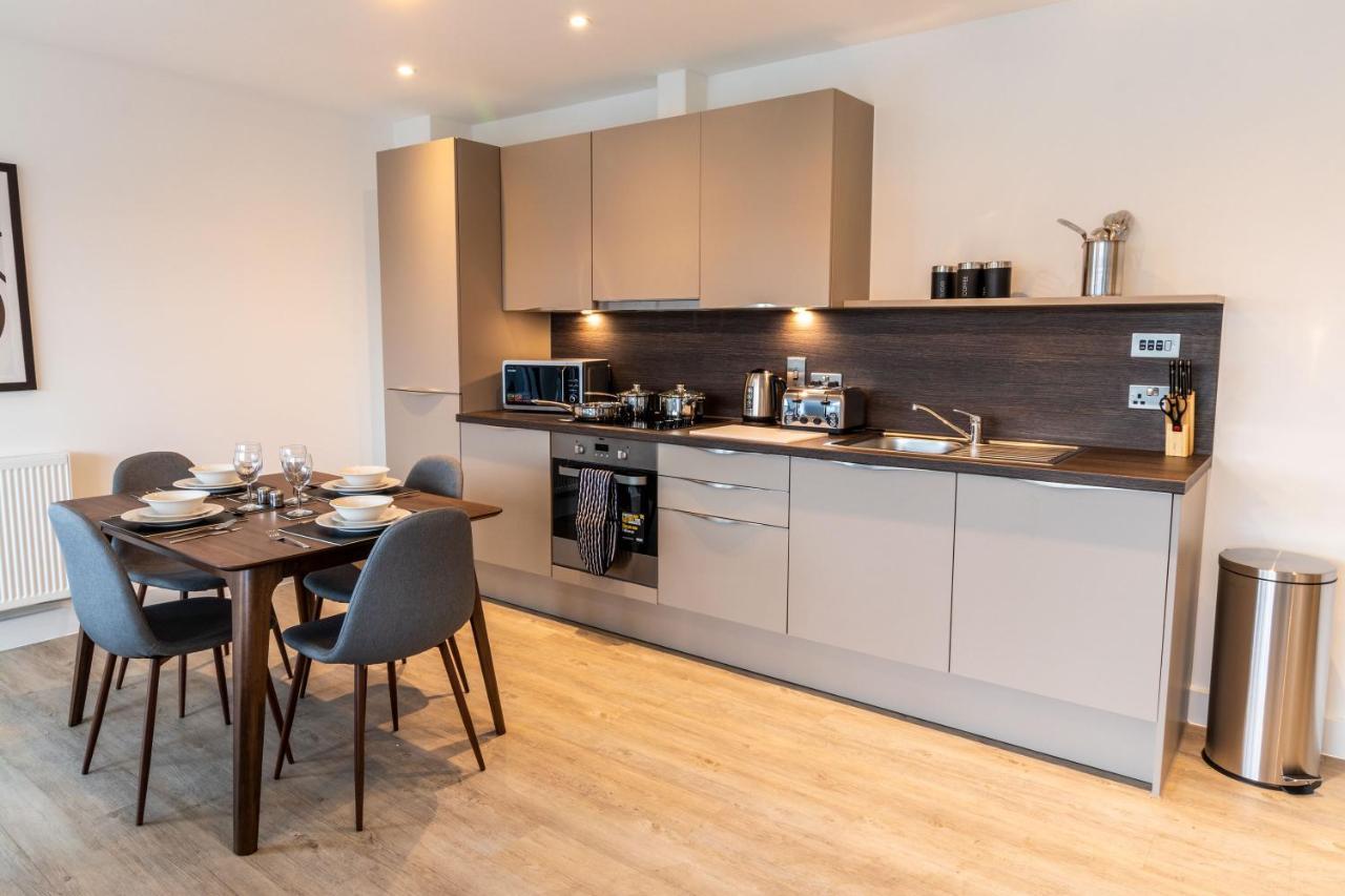 Seven Living Ashford - Modern And Spacious Apartments Kültér fotó